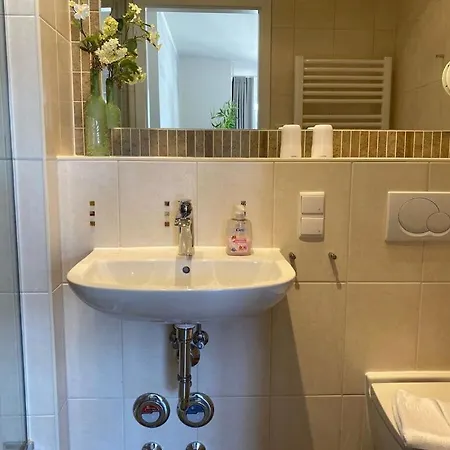 Cosy In Near Seabeach * Binz